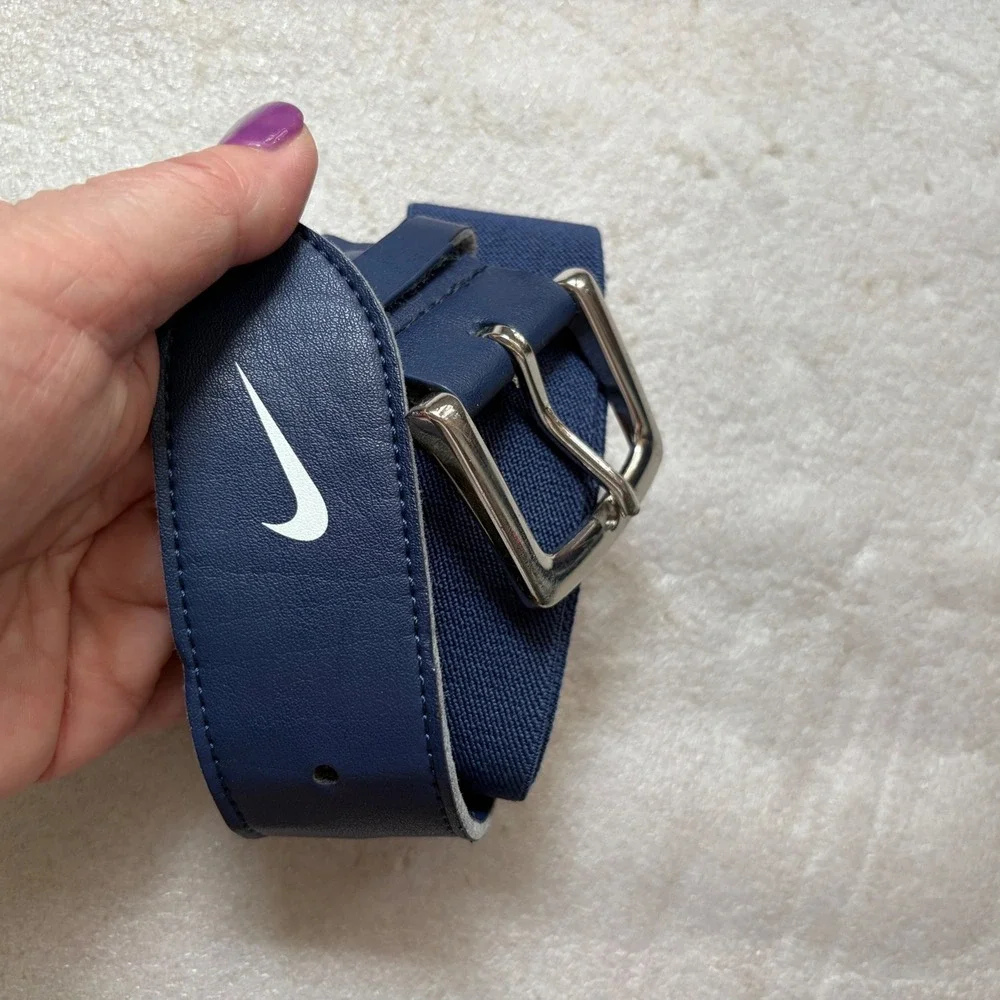 Nike Baseball Softball Belt Navy Blue Adjustable Elastic Swoosh Logo One Size